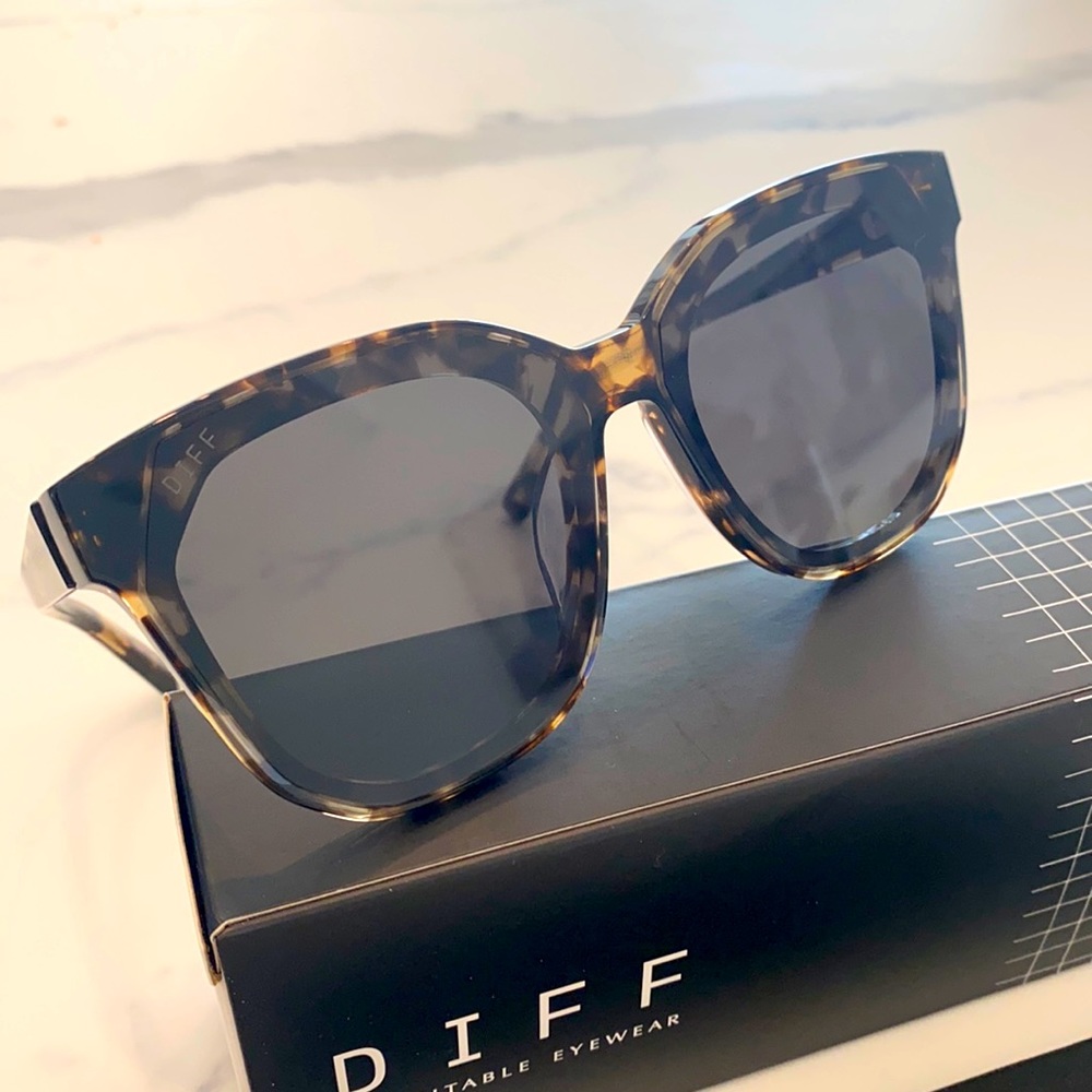 DIFF GIA Oversized Sunglasses